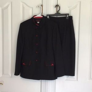Black dress skirt suit full of exquisite details, size 8.